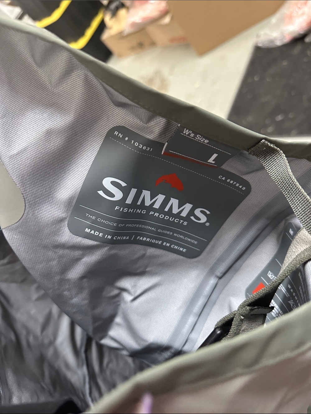 Simms Two-Tone Women’s Waders in Olive and Stone - Picture 4 of 8